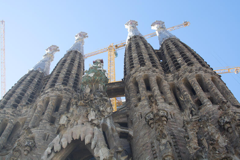 Proctor en Segovia visits Gaudi’s Sagrada Familia