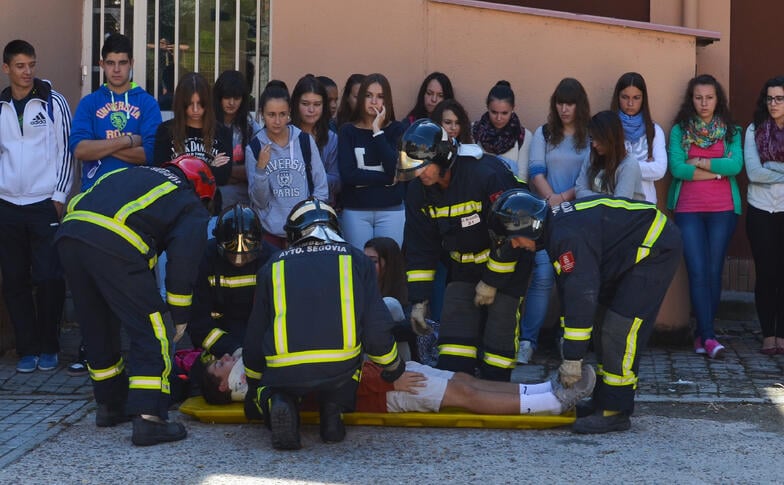 Proctor en Segovia experiential education Spanish firefighter demo