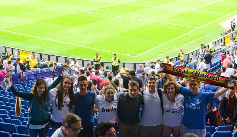 Proctor en Segovia students watch Real Madrid soccer