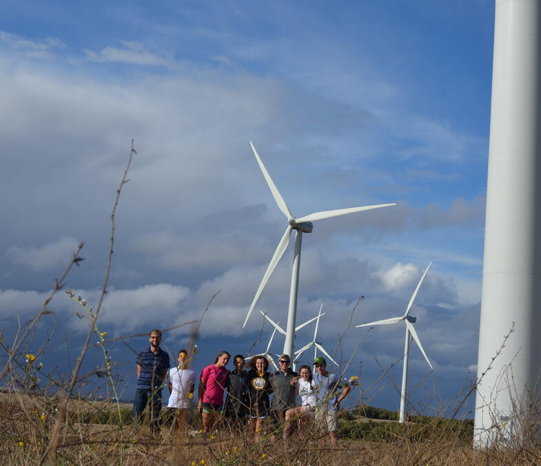 Proctor en Segovia visits wind farm experiential education