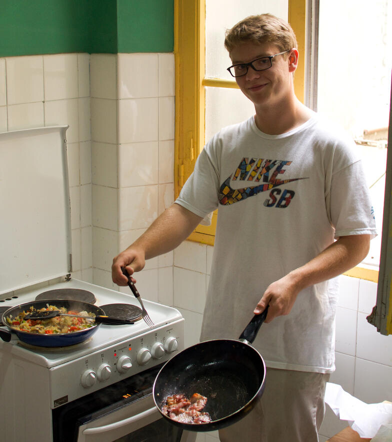 Proctor en Segovia students cook Spanish cuisine