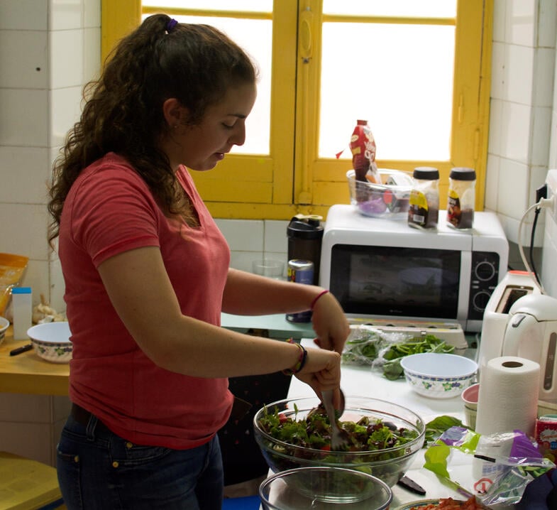 Proctor en Segovia students cook Spanish cuisine