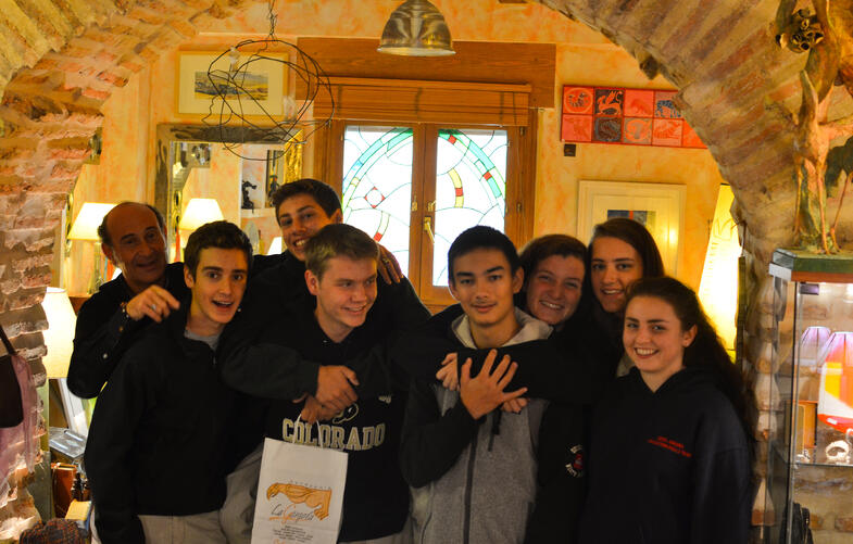 Final week of Proctor en Segovia students say goodbyes to teachers