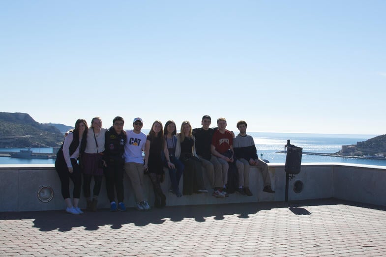 Proctor en Segovia group poses with Cartagena’s harbor in the background