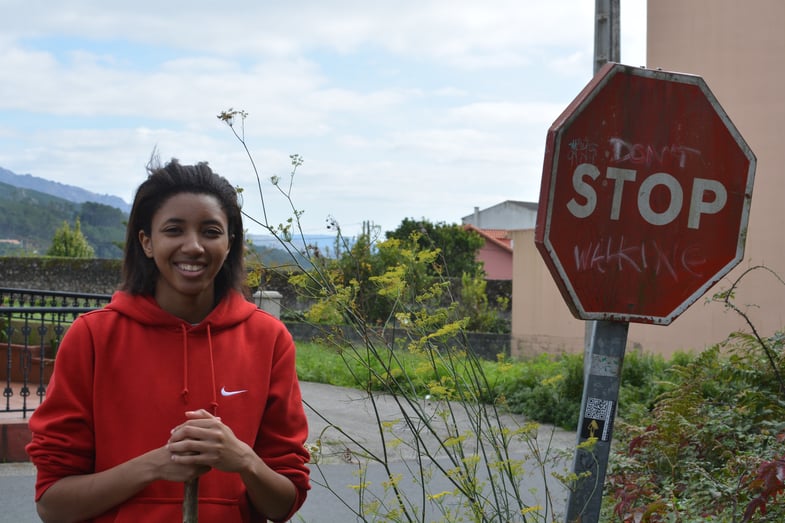 Proctor en Segovia hikes the Camino de Santiago