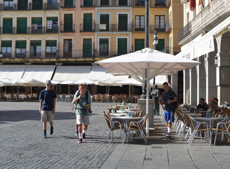 Proctor en Segovia explores the old quarter