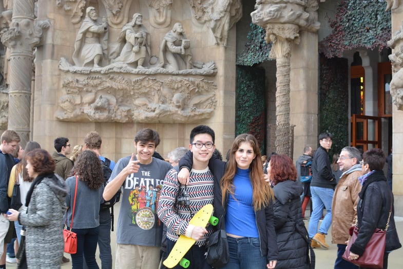 Proctor en Segovia visits Gaudí’s Sagrada Familia in Barcelona