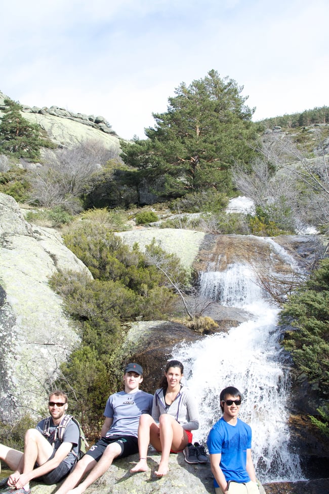 Proctor en Segovia students hike the Guadarrama mountains