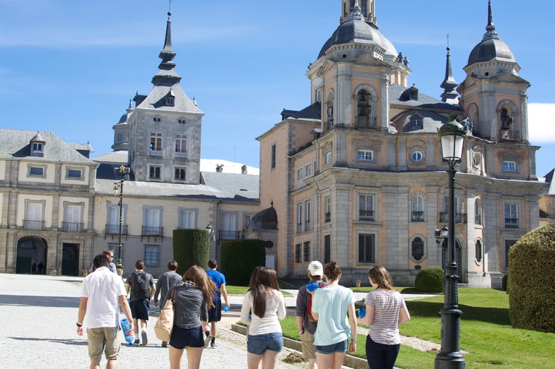Proctor en Segovia students visit the royal palace in La Granja