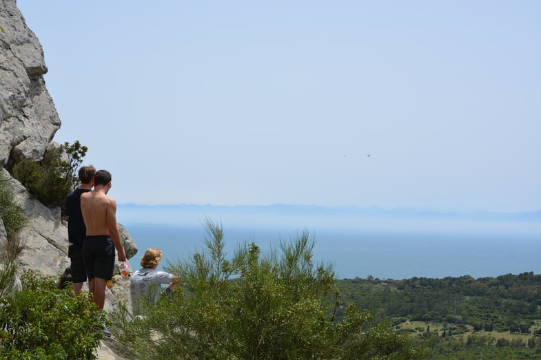 Proctor en Segovia hiking near Tarifa