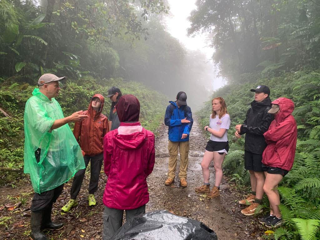 Proctor en Monteverde Costa Rica Study Abroad High School