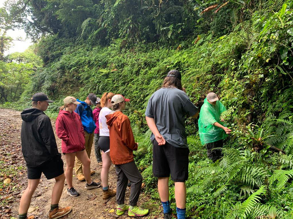 Proctor en Monteverde Costa Rica Study Abroad High School