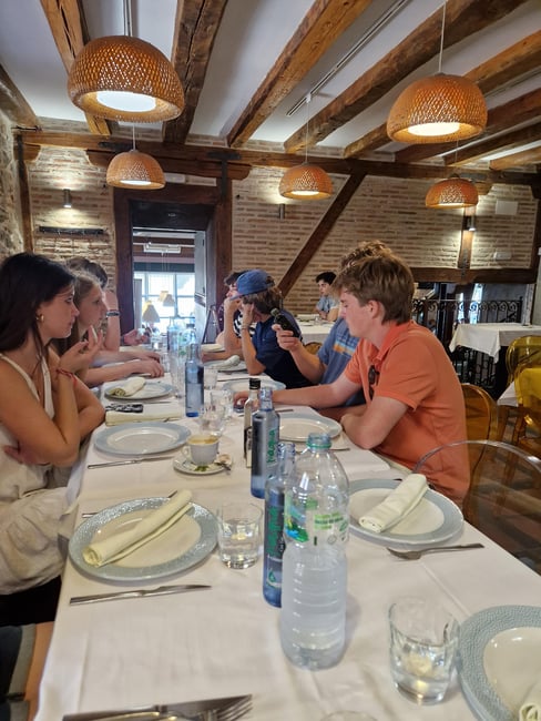 Proctor en Segovia learns about Spanish food culture