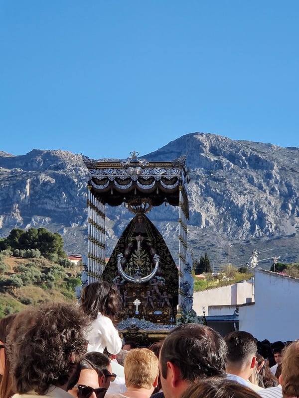 Proctor students experience Holy Week in Spain