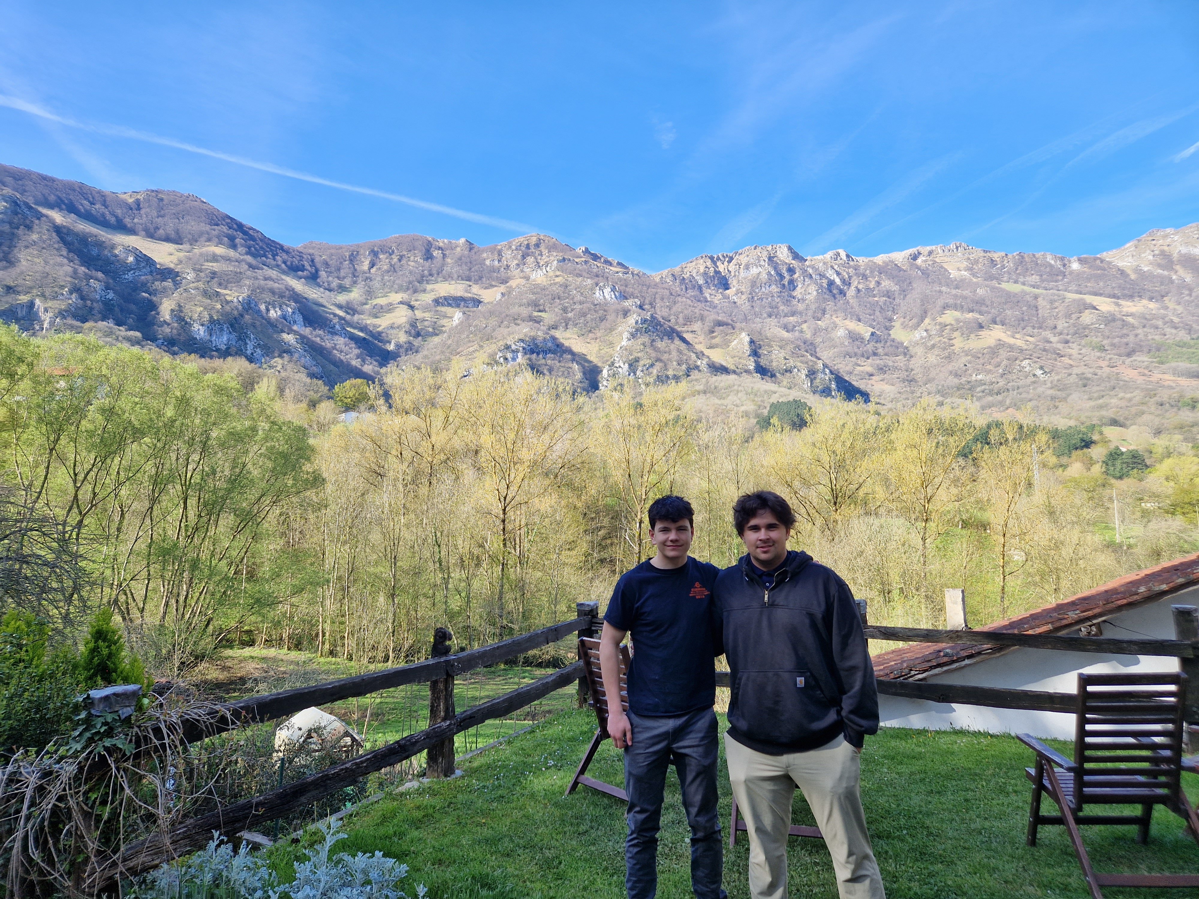 Proctor students live and learn in a house together in rural Navarra / Basque Country