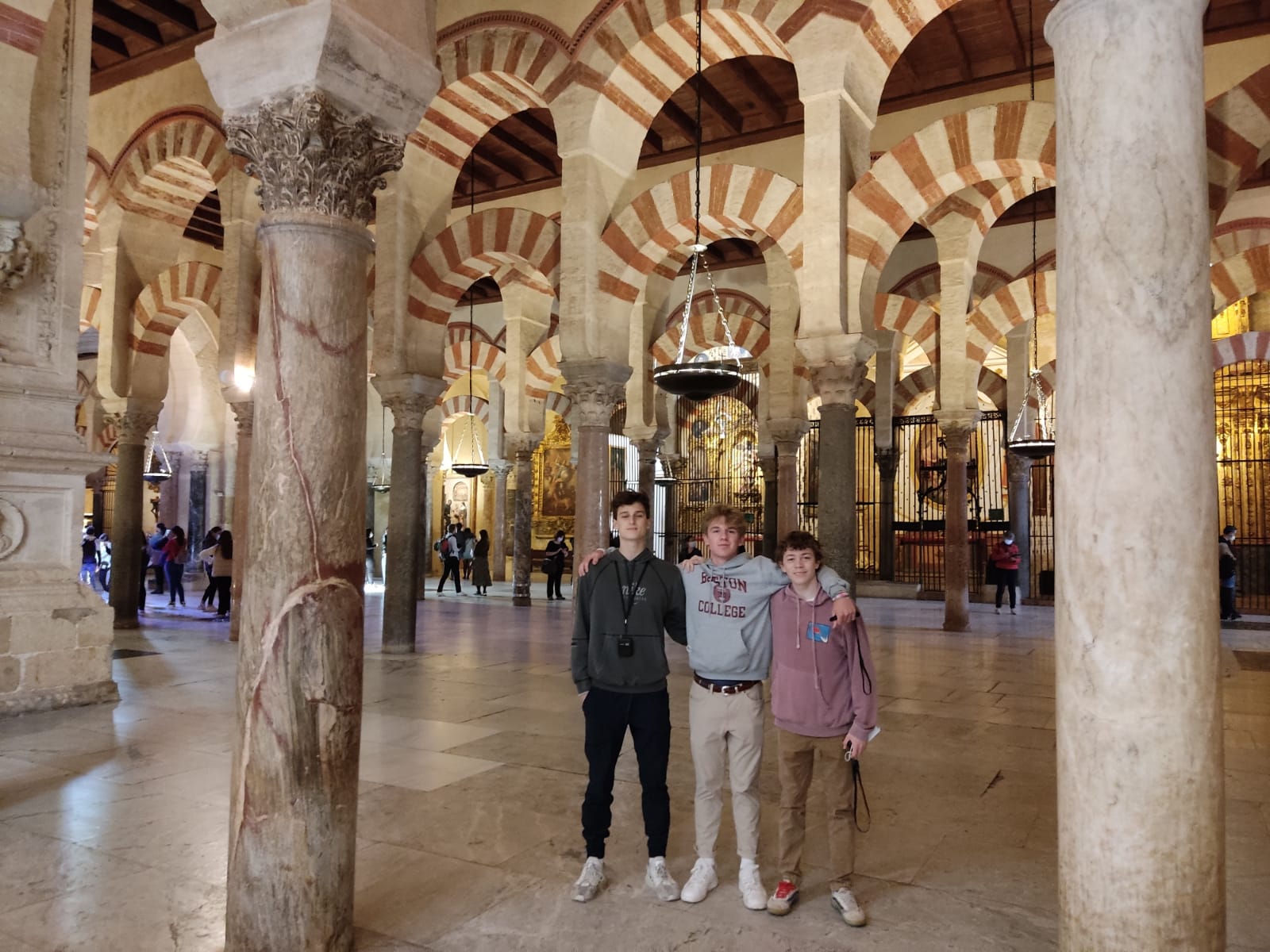 Proctor en Segovia studies Islamic and Christian architecture in the Mezquita of Cordoba