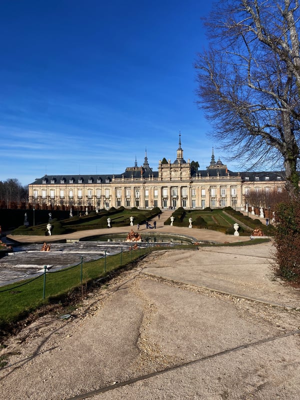 Proctor en Segovia students travel to La Granja to learn about history and culture