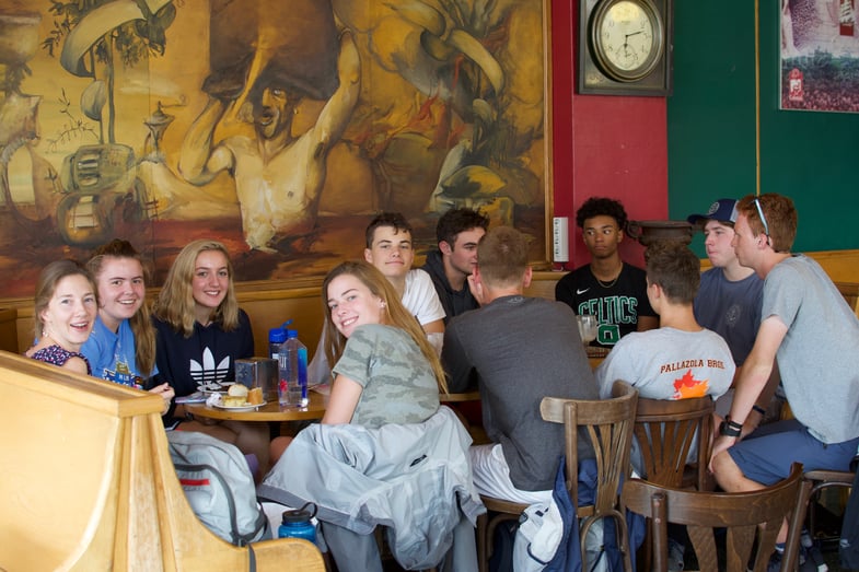 Proctor en Segovia students order in Spanish at a local café