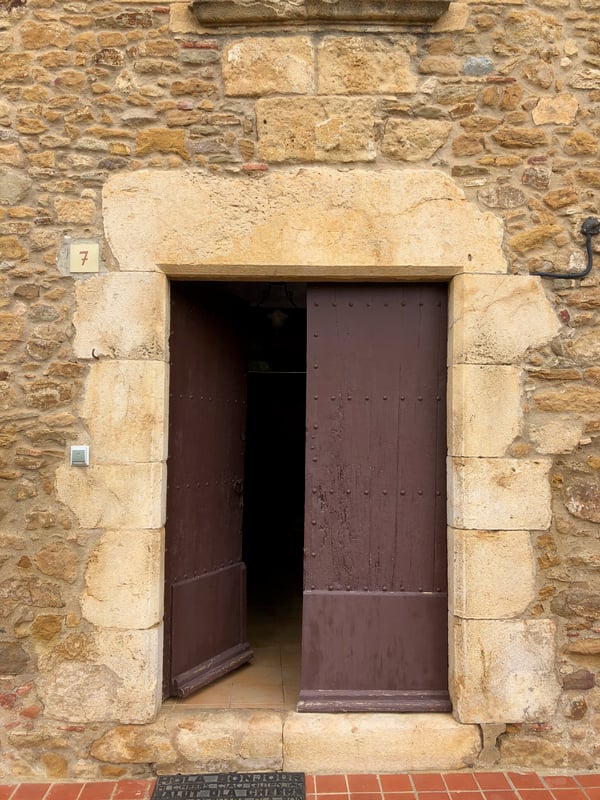 Proctor en Segovia students stay in a rented house in rural Girona province (Catalonia).