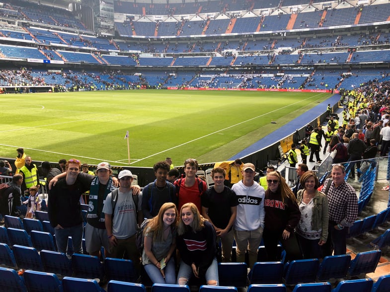 Proctor en Segovia students attend a Real Madrid match.
