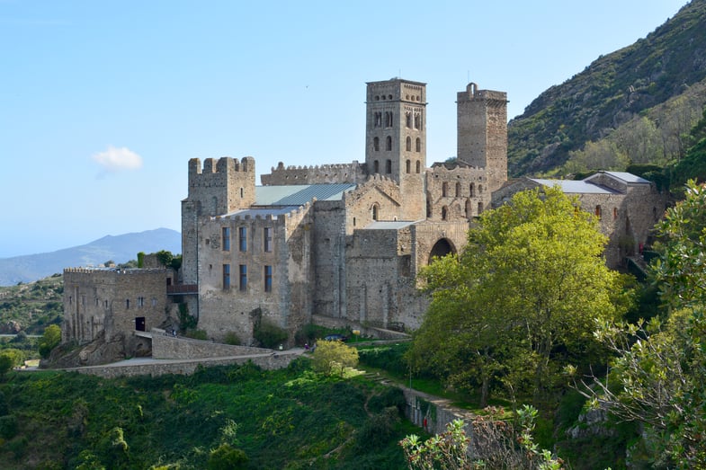 Proctor en Segovia visits Monastery of Sant Pere de Rodes 