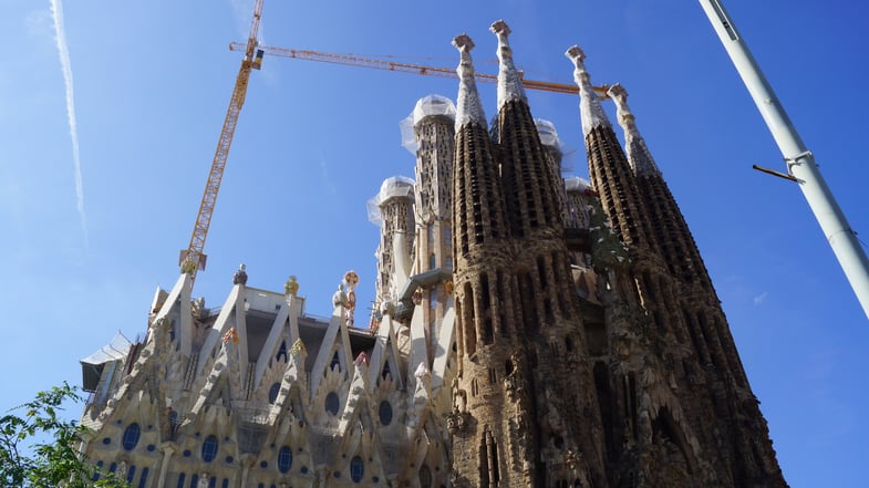 Proctor en Segovia visits Gaudi’s Sagrada Familia. 