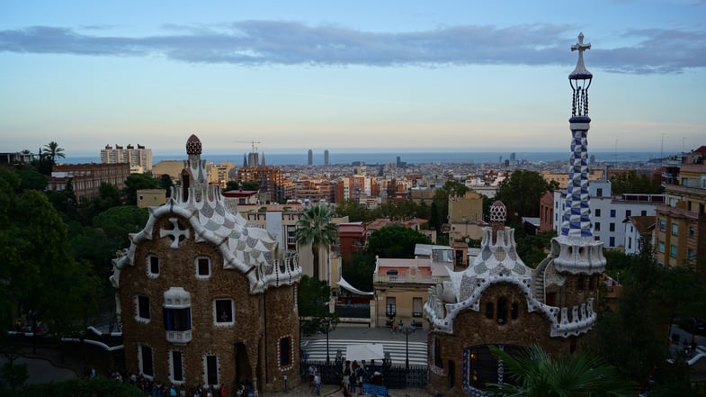 Proctor en Segovia visits Gaudi’s Park Guell.