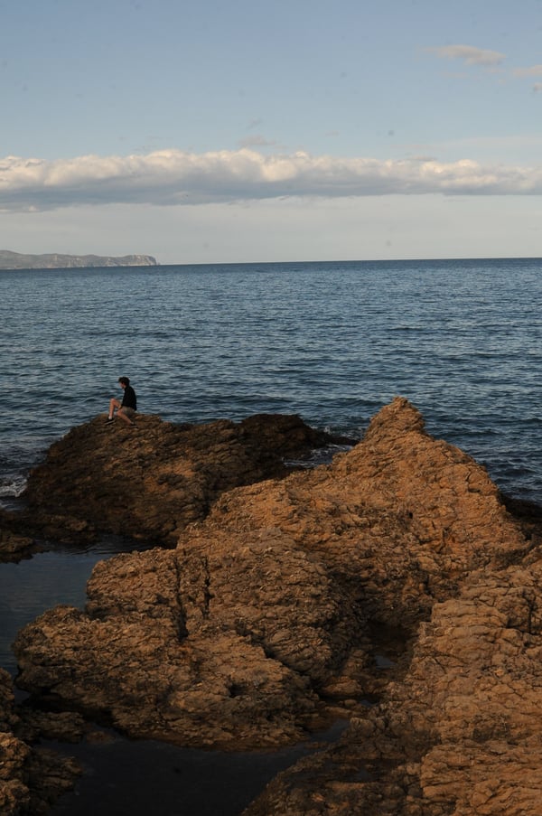 Proctor en Segovia explores the Catalan coast