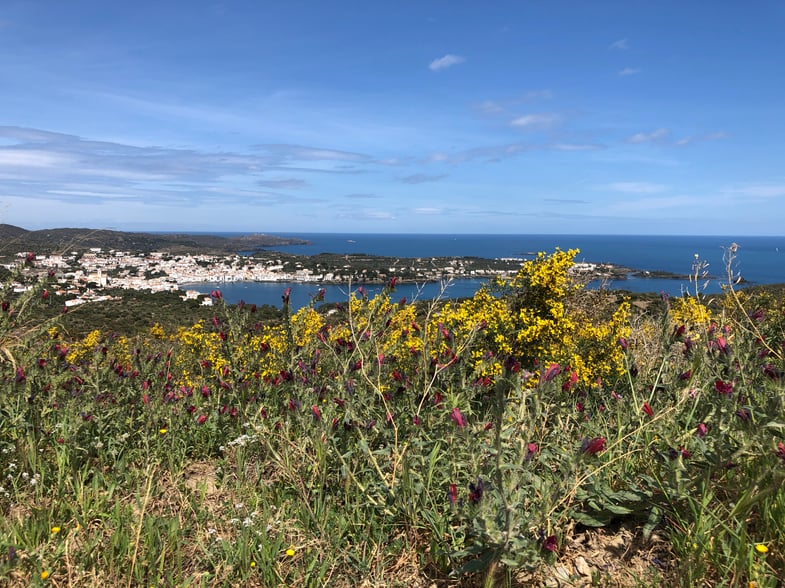 Proctor en Segovia hikes on the GR-92 Mediterranean coast trail