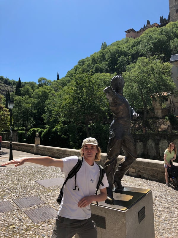 Proctor en Segovia students explore Granada.