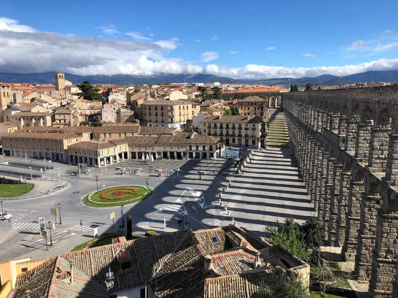 Proctor en Segovia aqueduct COVID-19