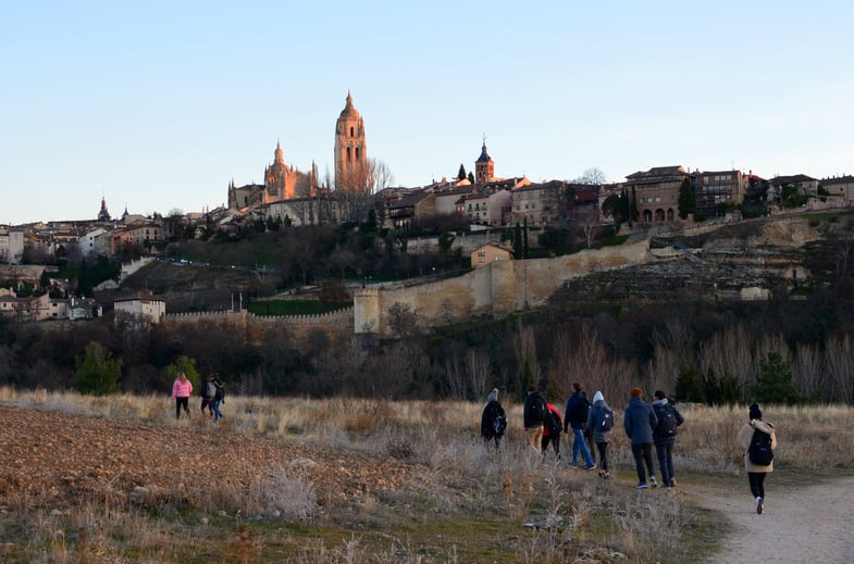 Proctor en Segovia takes in views of Segovia old quarter.