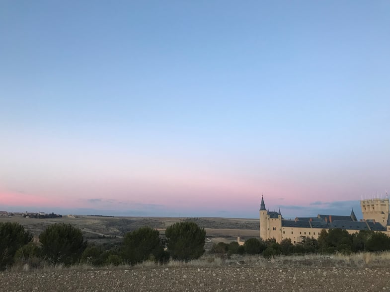 Proctor en Segovia takes in views of Segovia old quarter.