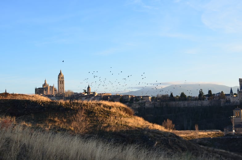 Proctor en Segovia takes in views of Segovia old quarter.