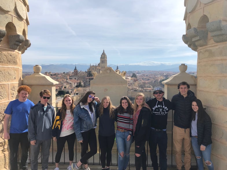 Proctor en Segovia tours the Alcázar of Segovia