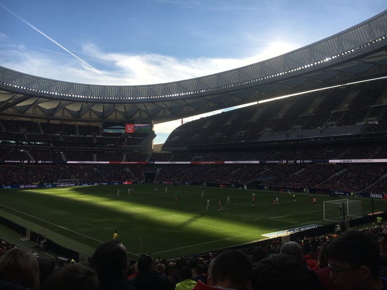 Proctor en Segovia watches an Atlético Madrid match