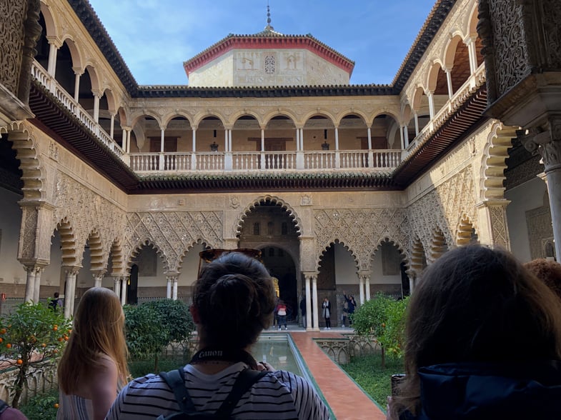 Proctor en Segovia visits the Alcázar de Sevilla