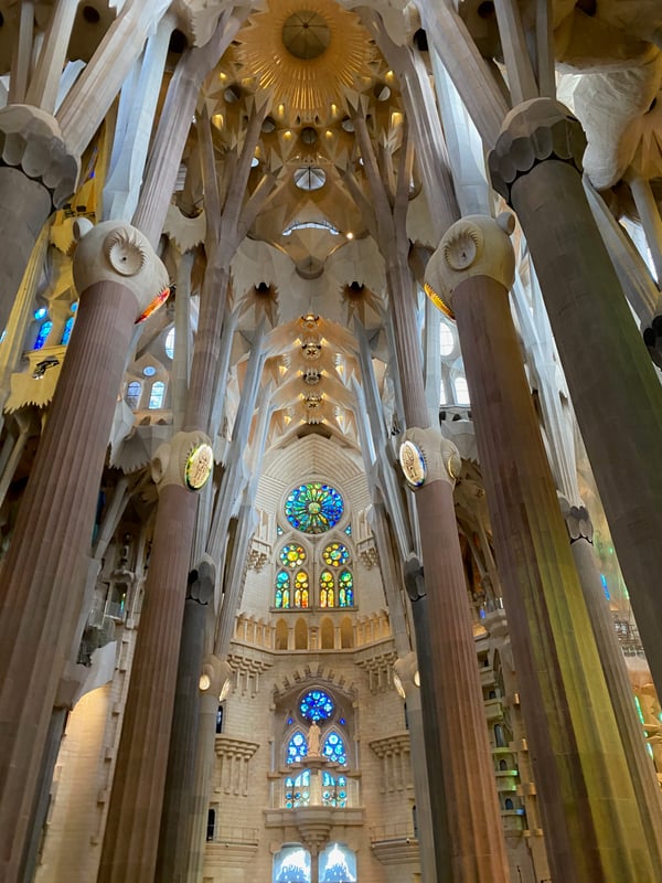 Proctor en Segovia visits Gaudí’s Sagrada Familia