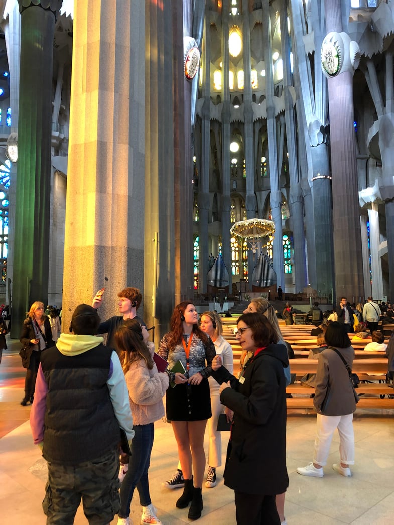 Proctor en Segovia visits Gaudí’s Sagrada Familia