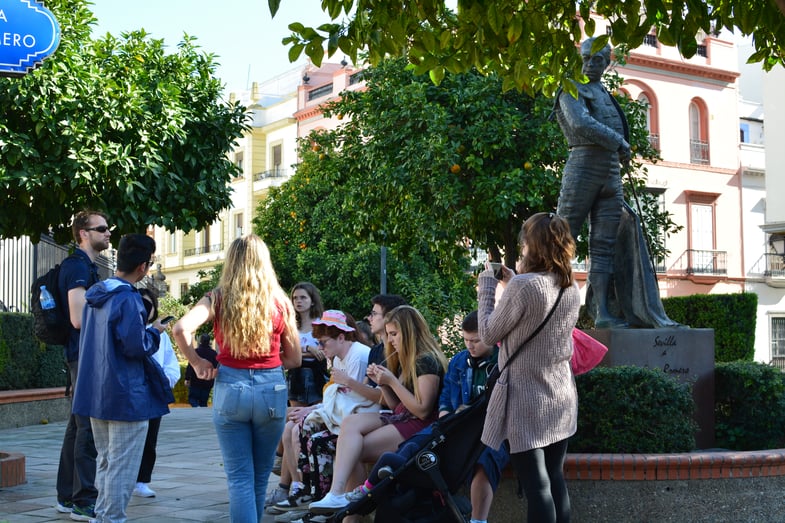 Proctor en Segovia students present on different aspects of Andalucian history and culture in Sevilla.