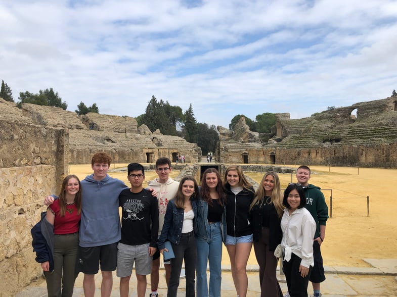 Proctor en Segovia visits the Roman ruins of Italica
