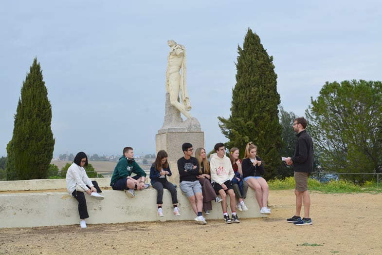 Proctor en Segovia visits the Roman ruins of Italica