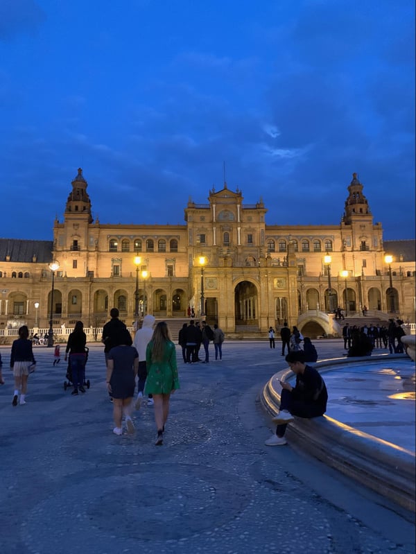 Proctor en Segovia visits Sevilla