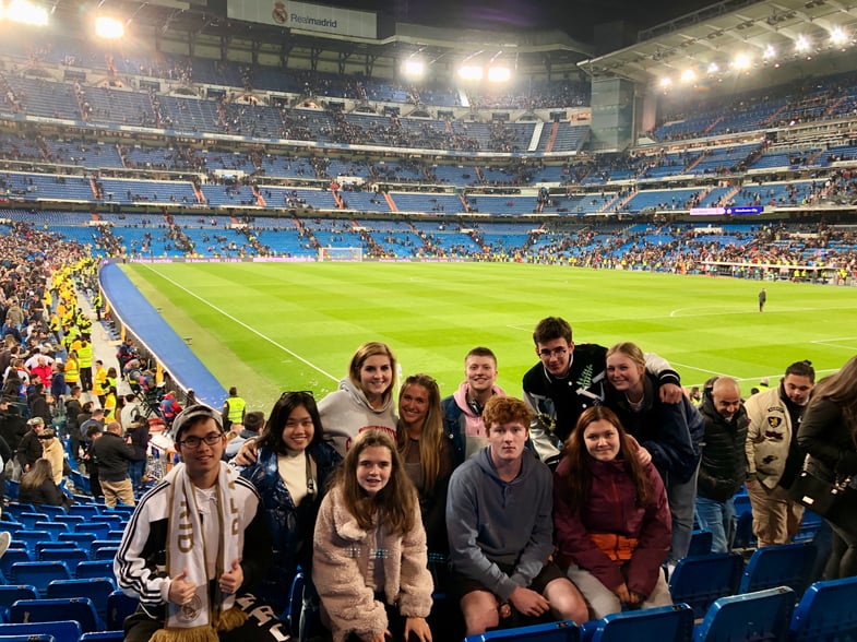 Proctor en Segovia students attend a Real Madrid match