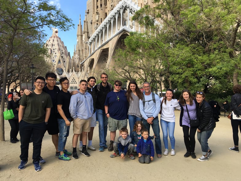 Proctor en Segovia visit's Gaudí's Sagrada Familia