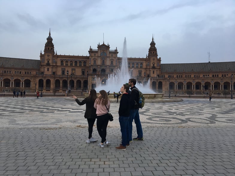 Proctor en Segovia travels to Sevilla