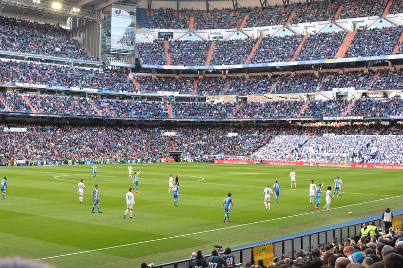 Proctor en Segovia watches a Real Madrid match