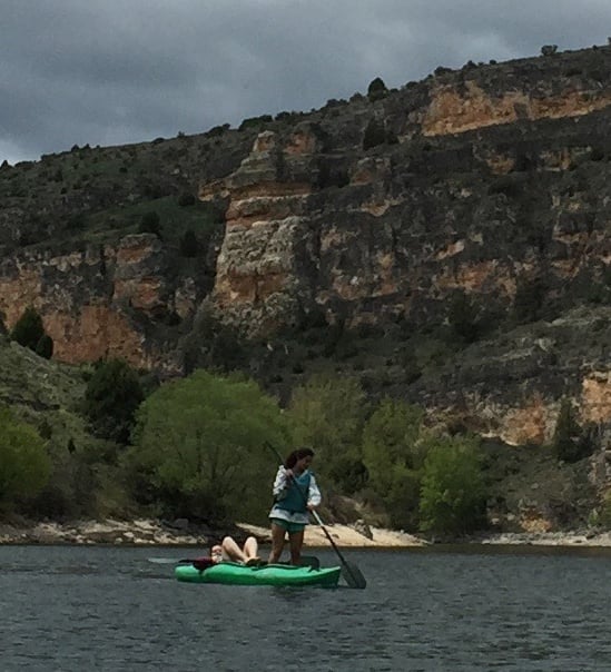 Proctor en Segovia students kayak on the Duratón river